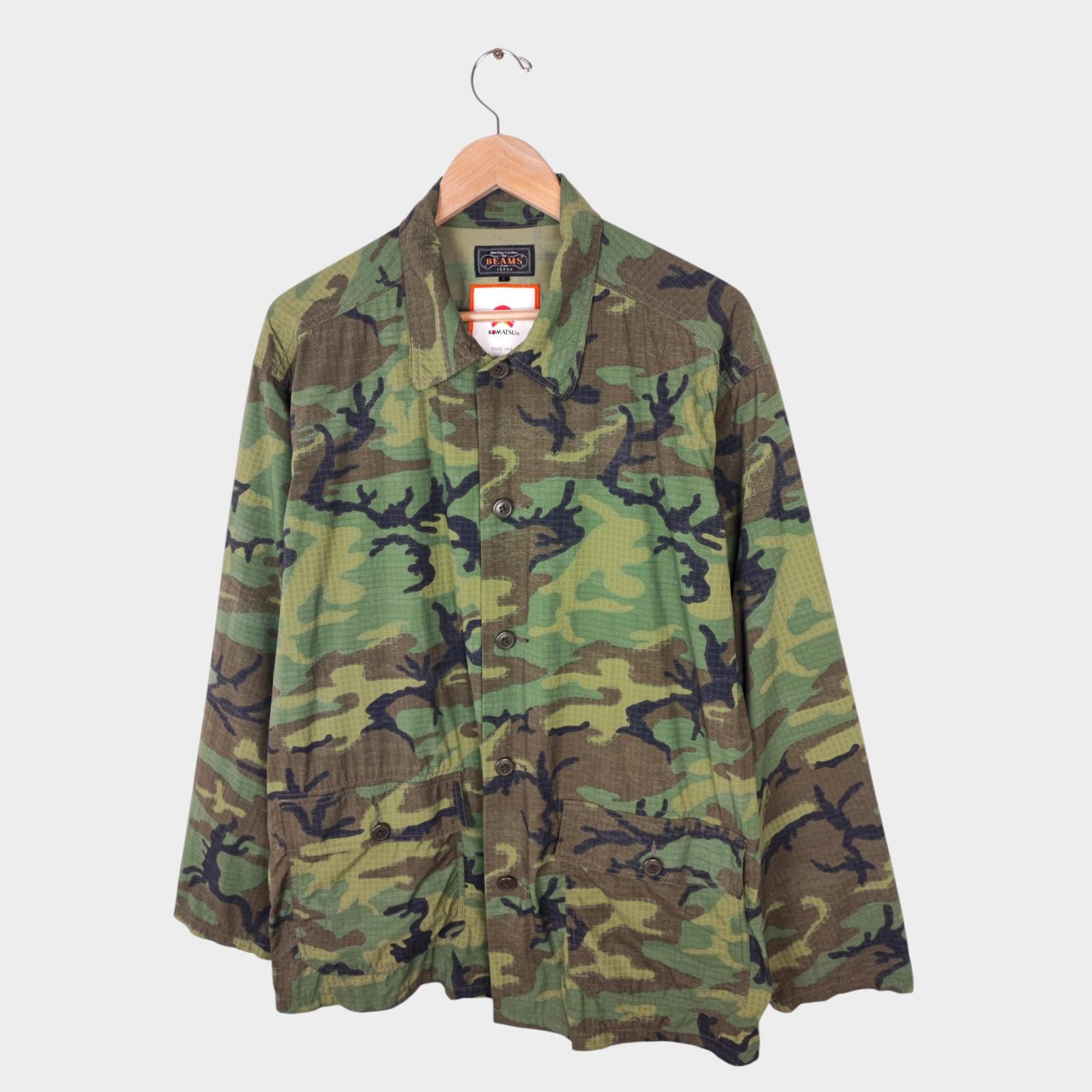 BEAMS PLUS Men's Komatsu Military Camo Print Relaxed Fit Overshirt Jacket