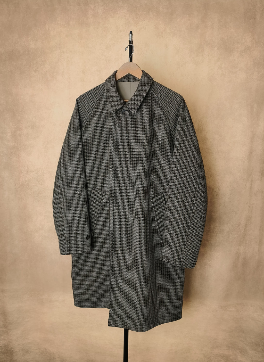 BEAMS PLUS Men's Dogtooth Heavyweight Reversible Balmacaan Coat
