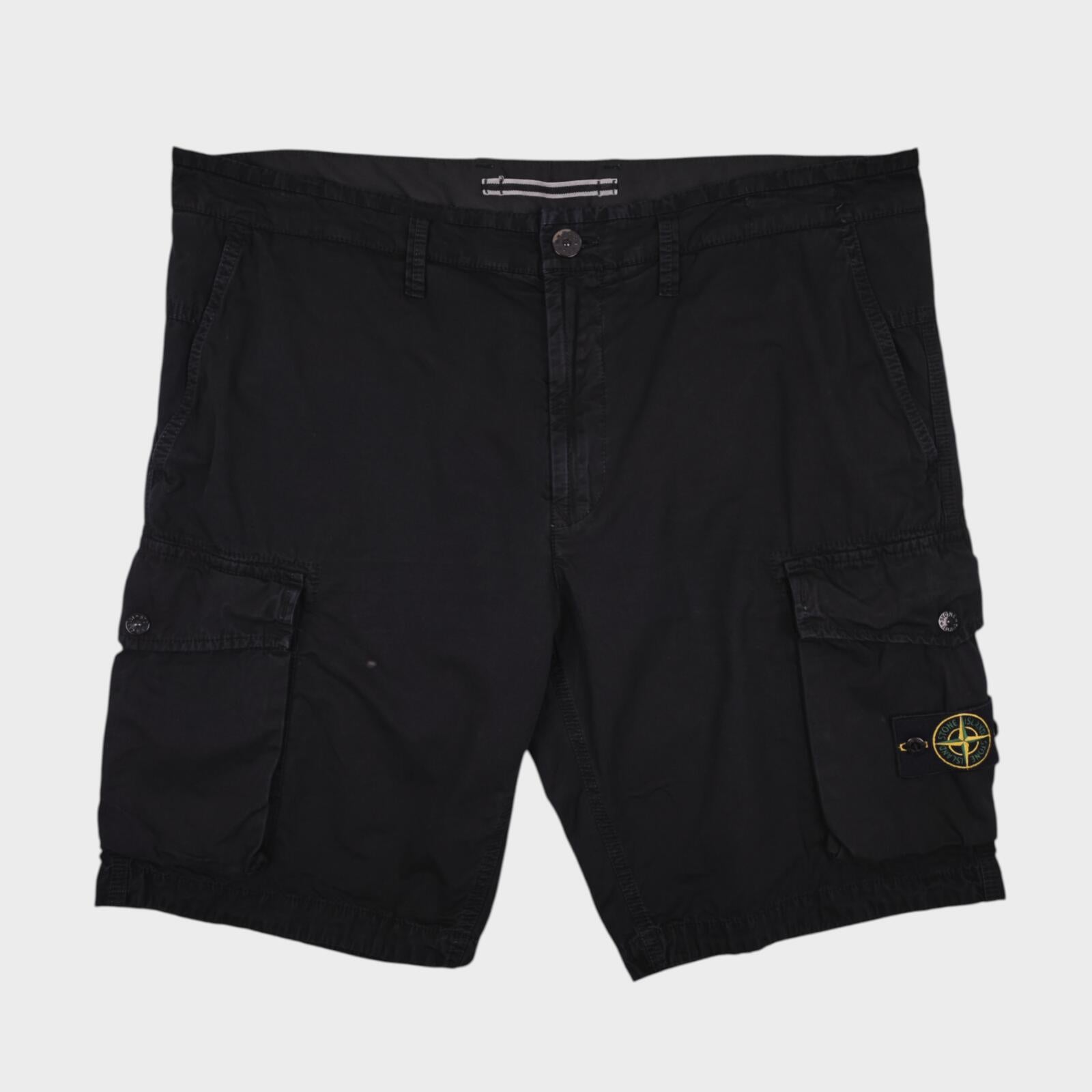 STONE ISLAND Men's Black Garment Dyed Detachable Badge Cargo Shorts