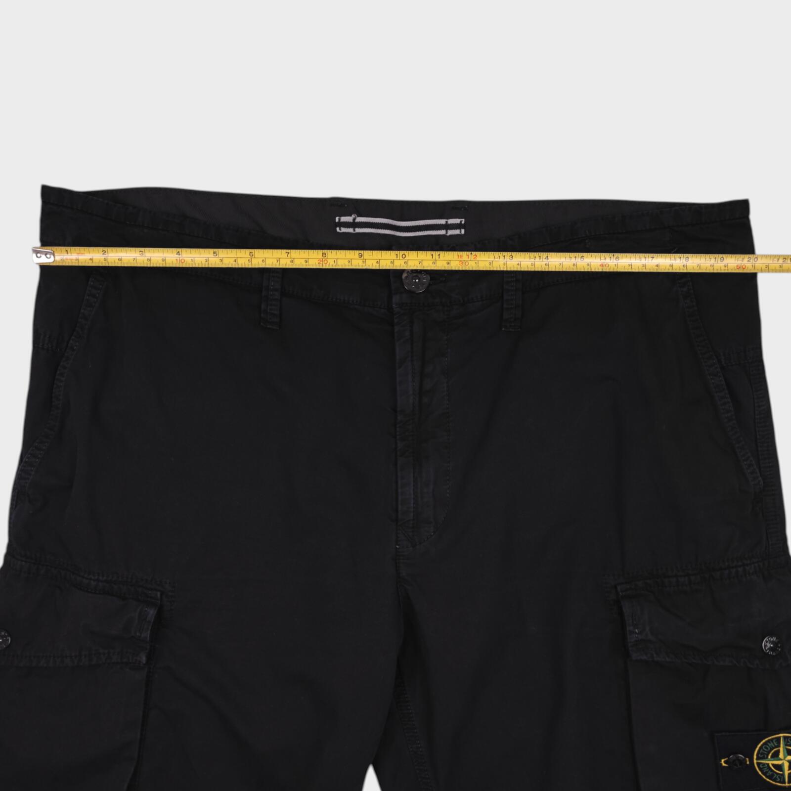 STONE ISLAND Men's Black Garment Dyed Detachable Badge Cargo Shorts