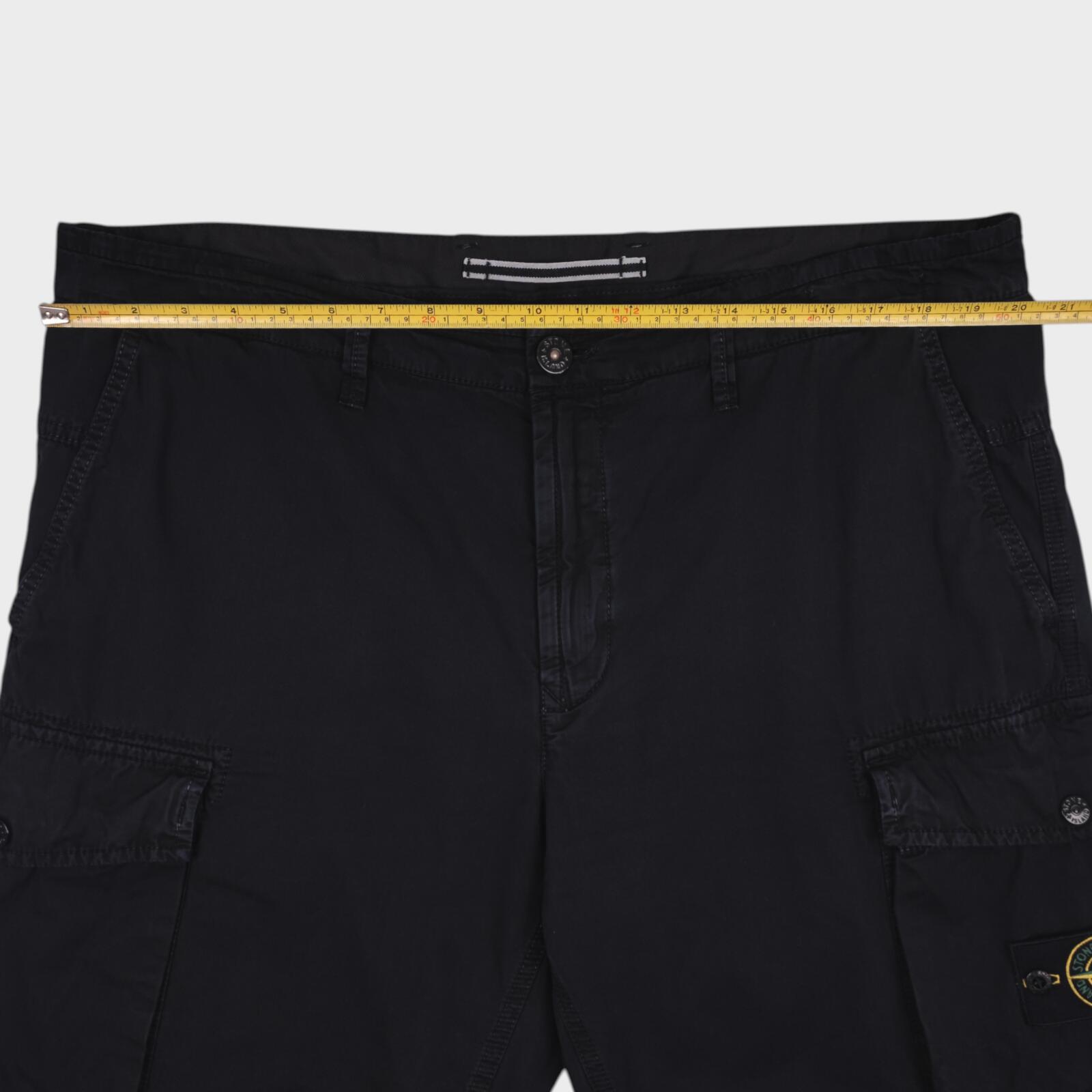 STONE ISLAND Men's Black Garment Dyed Detachable Badge Cargo Shorts