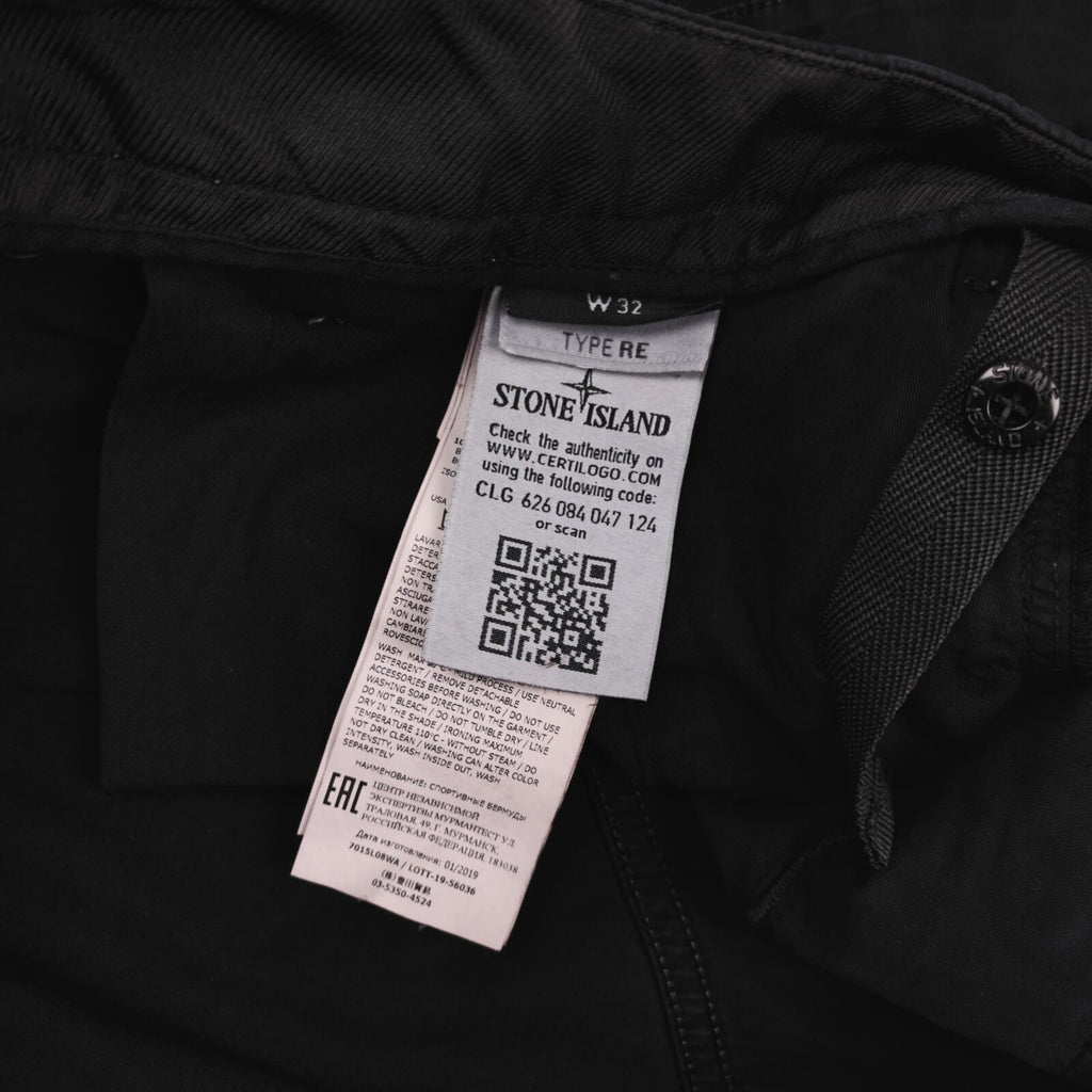 STONE ISLAND Men's Black Garment Dyed Type RE Cargo Shorts