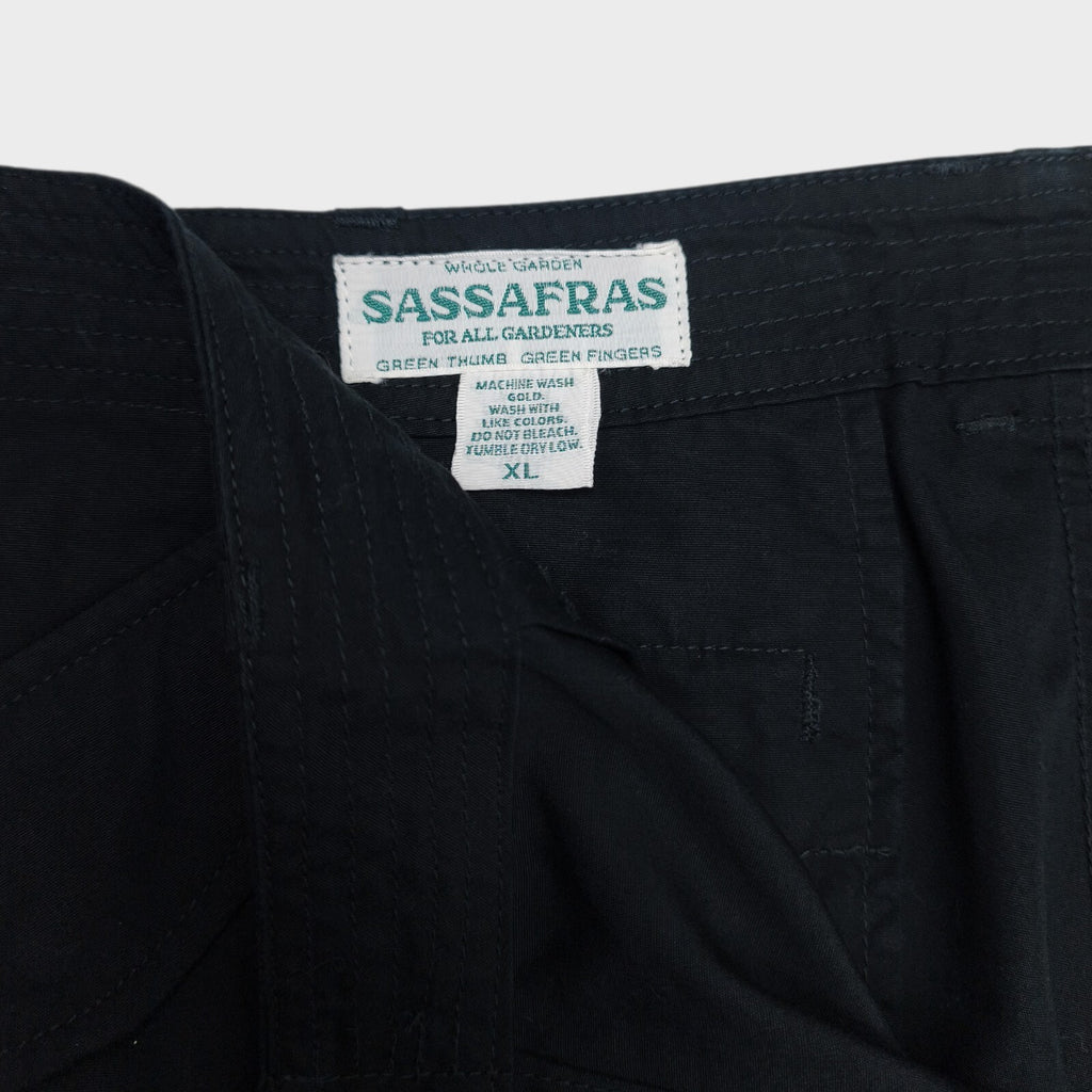 SASSAFRAS Men's Made in Japan Black Overgrown Weather Cotton Cargo Shorts