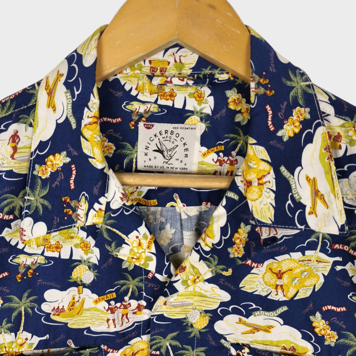 KNICKERBOCKER Men's Made in USA Hawaiian Print Short Sleeved Shirt