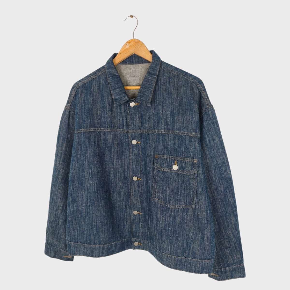 BEAMS B:MING Men's Blue Cotton/Hemp Boxy Fit Denim Trucker Jacket