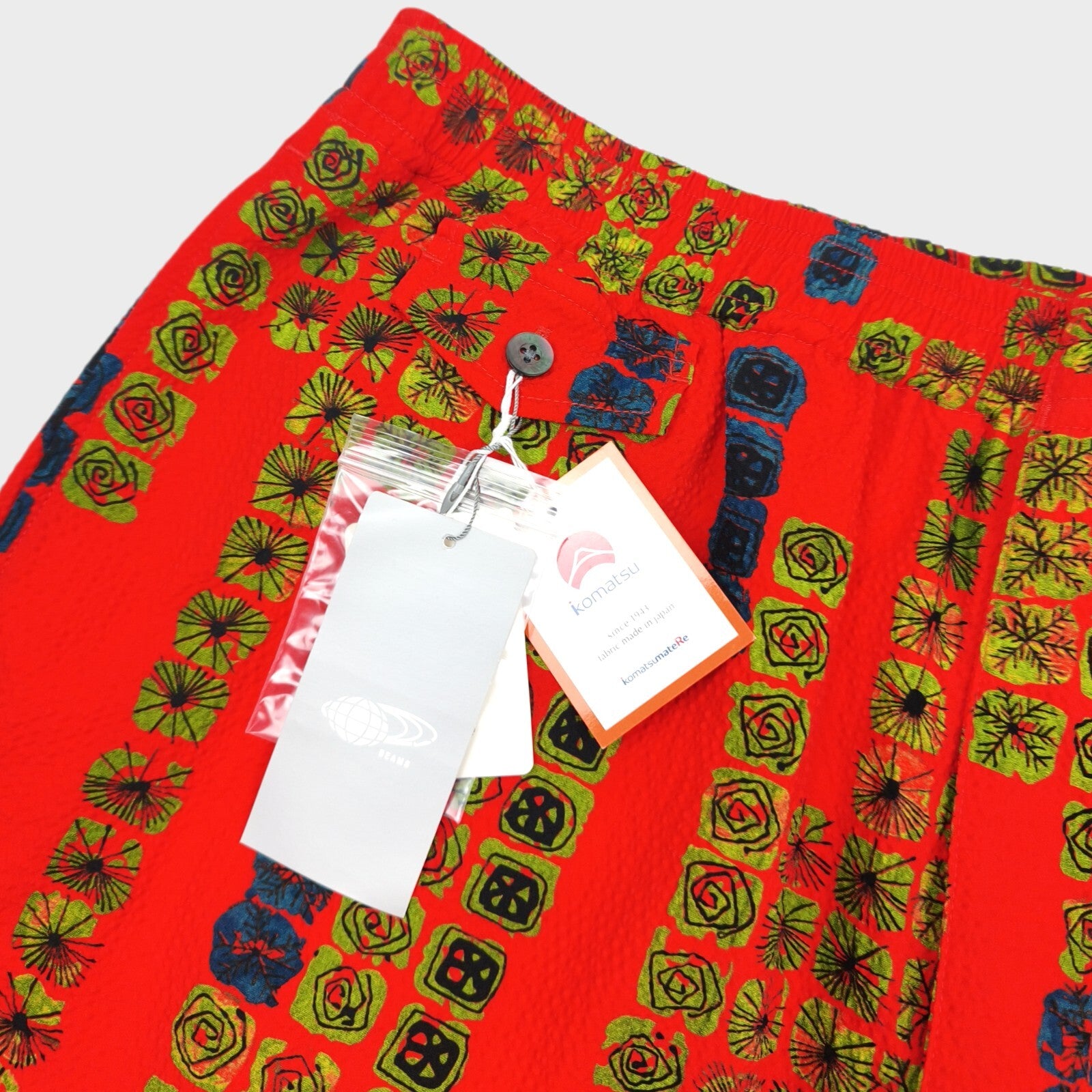 BEAMS PLUS Men's Red Komatsu Seersucker Floral Print Shorts