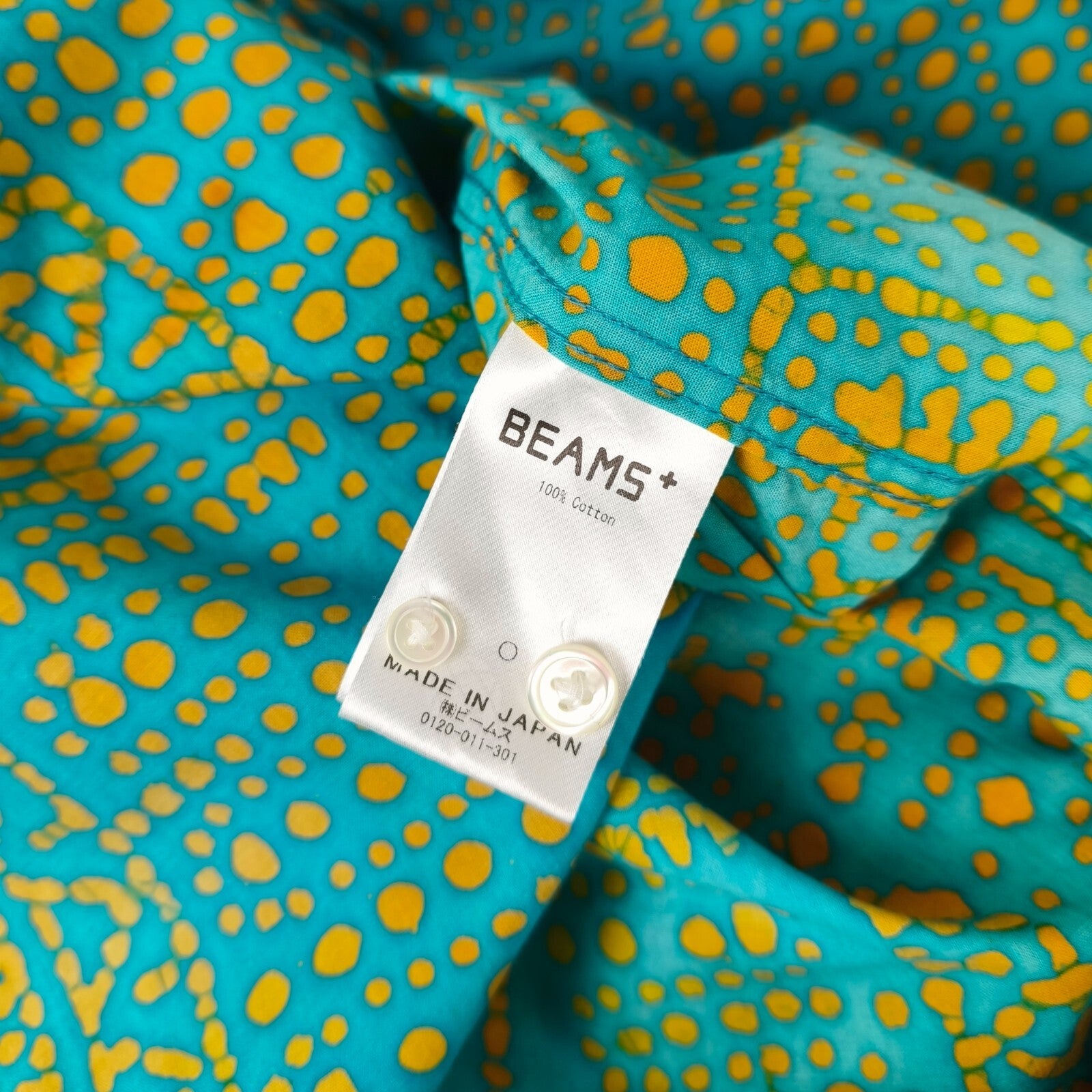 BEAMS PLUS Men's Made in Japan Batik Print Camp Collar Vacation Shirt