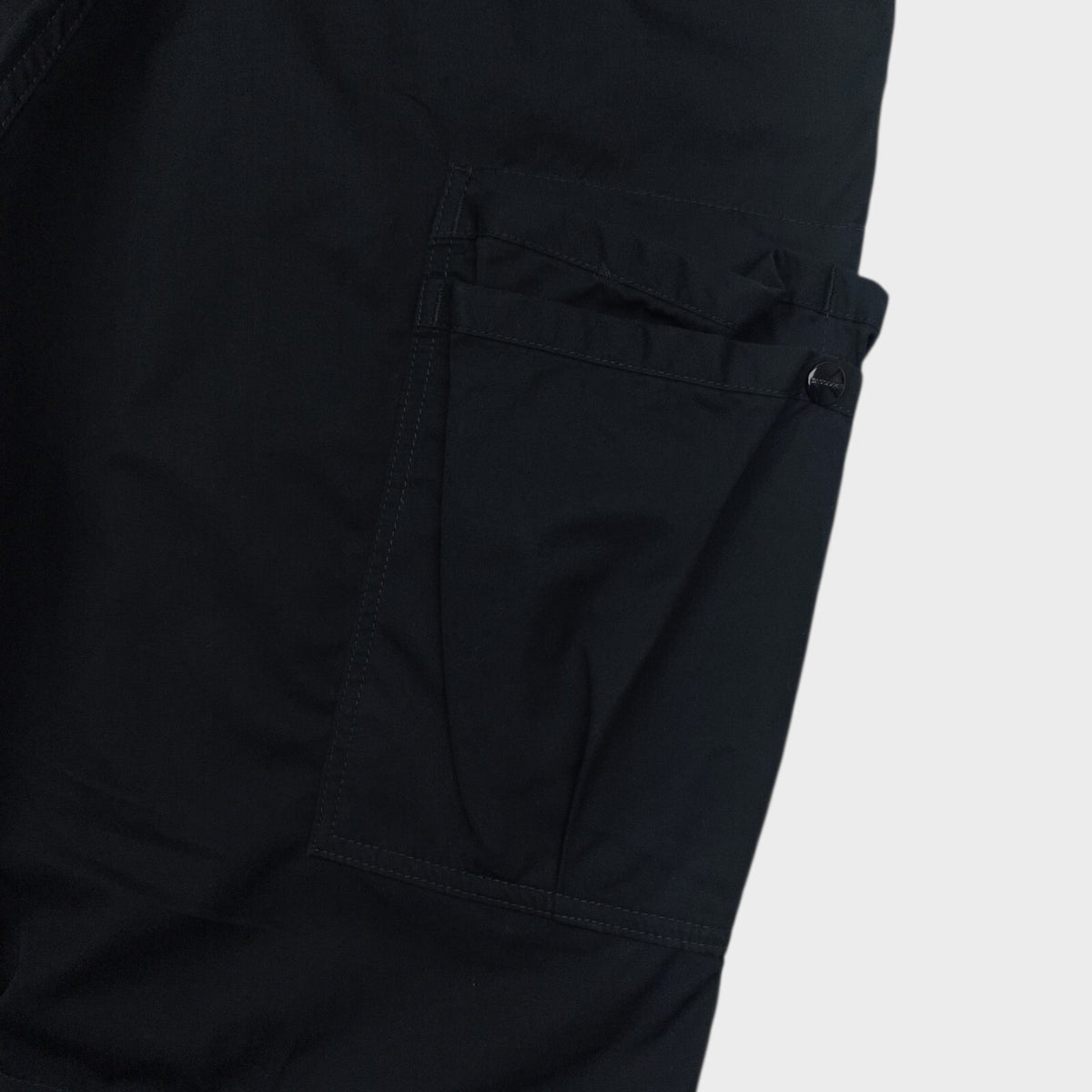 SASSAFRAS Men's Made in Japan Black Overgrown Weather Cotton Cargo Shorts