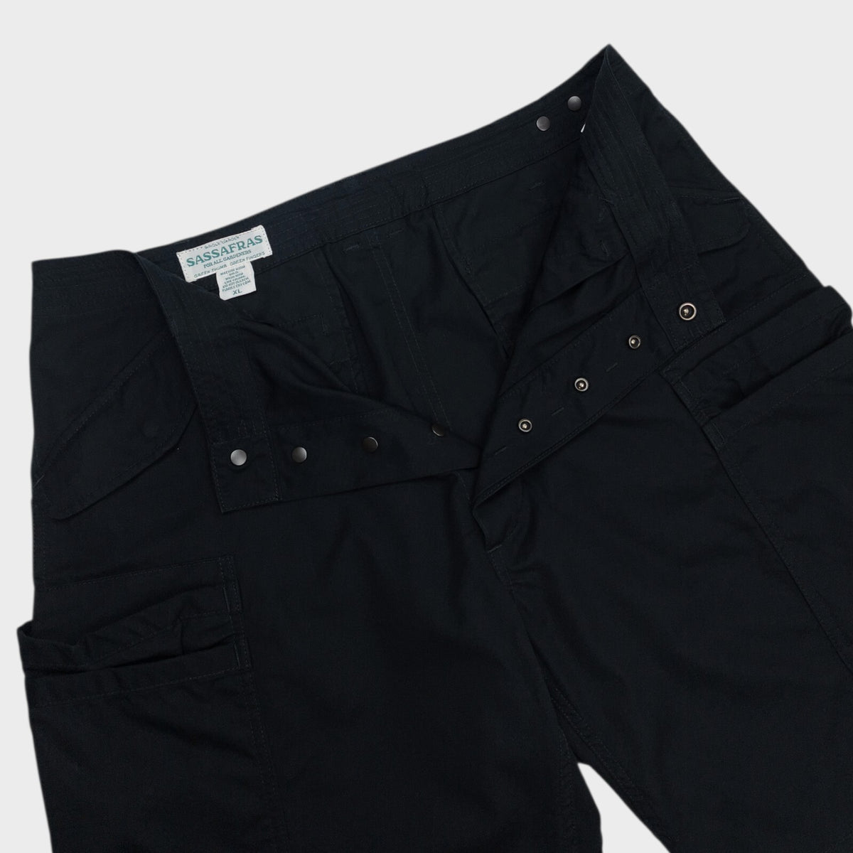 SASSAFRAS Men's Made in Japan Black Overgrown Weather Cotton Cargo Shorts