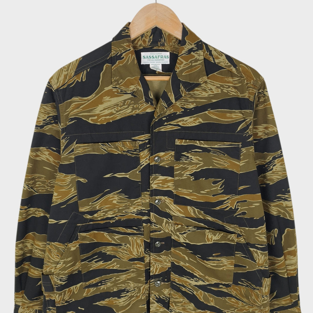 SASSAFRAS Men's Made in Japan Camo Utility Overshirt Jacket