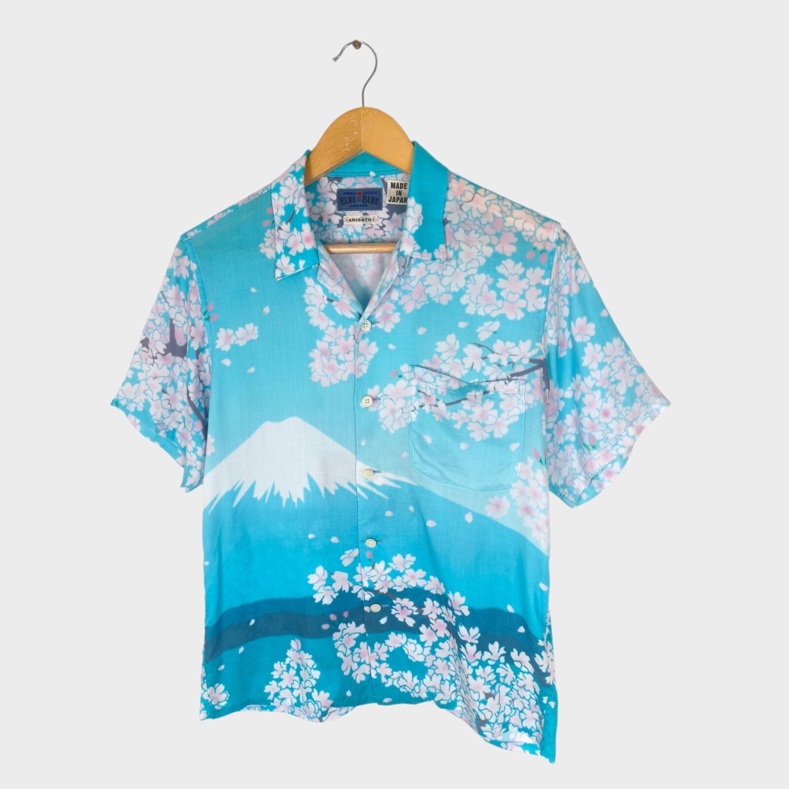 BLUE BLUE JAPAN Men's Made in Japan Mount Fuji Print Short Sleeved Shirt